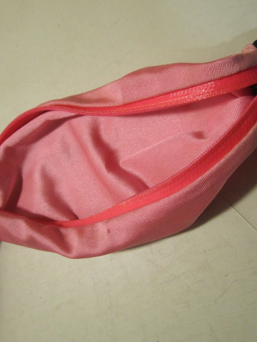 Pink Expandable Running Belt - Picture 5 of 6